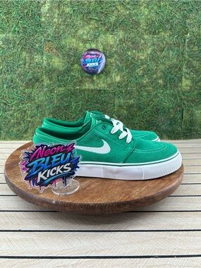 Nike SB Stefan Janoski Skate Shoes